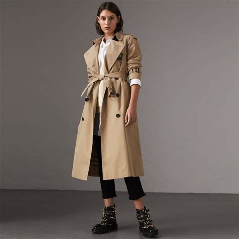 different ways to wear a burberry trench|longest Burberry trench coat.